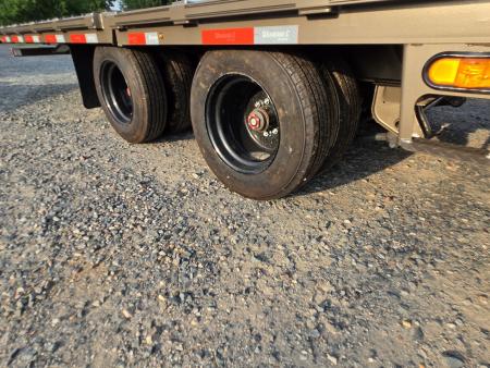 New 2026 Diamond C Trailers FMAX212 32' x 102" Pacesetter Edition Equipment Trailer