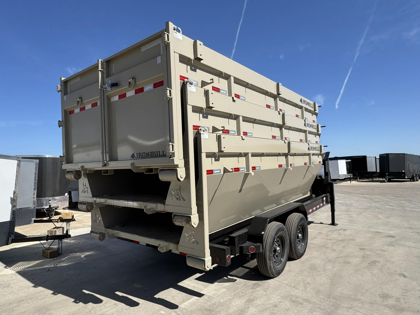 New Iron Bull 16' ROLL OFF DUMP TRAILERS GOOSENECK Dump Trailer WITH 3 BINS