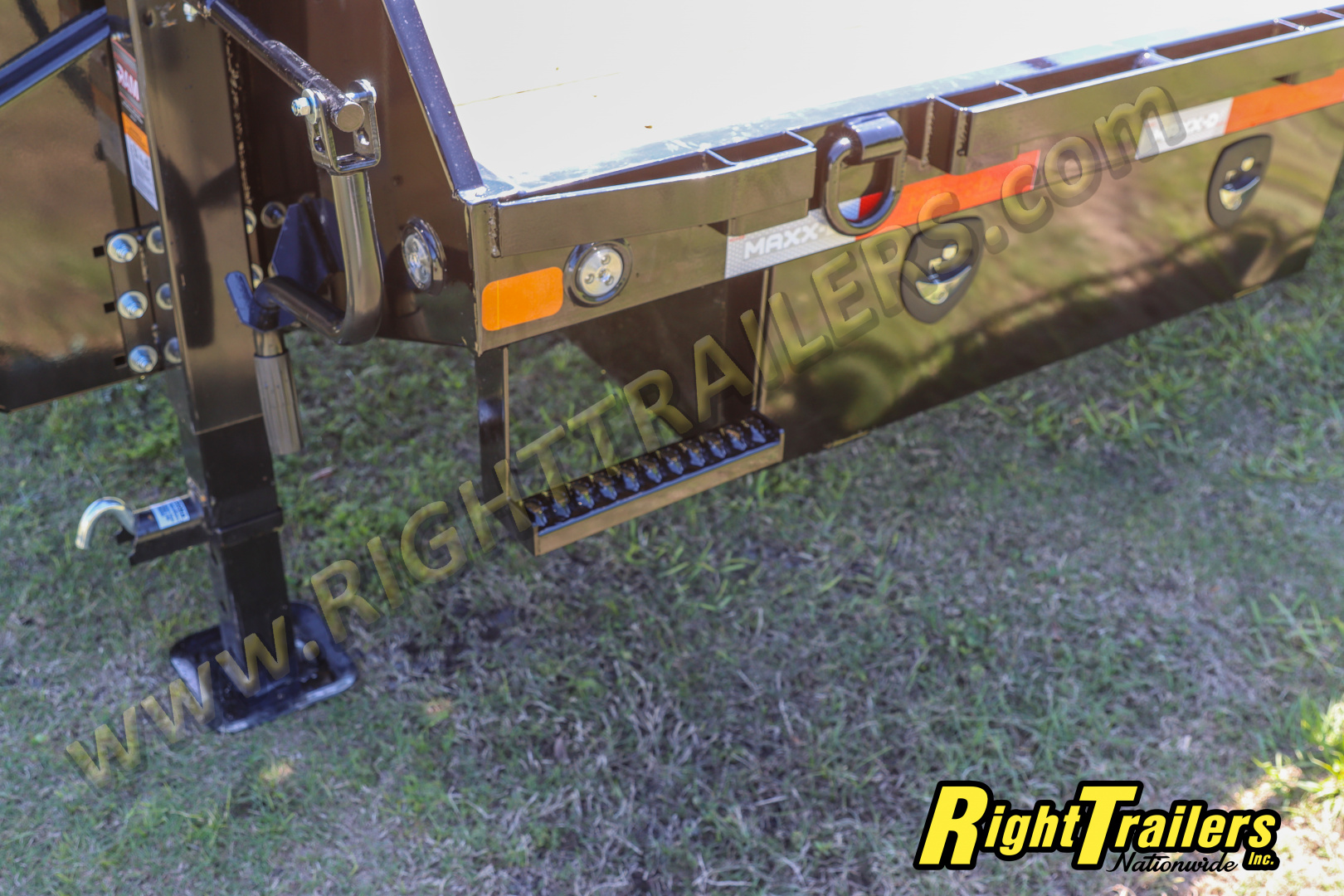 New 2026 8.5X30 MAXX-D GOOSENECK EQUIPMENT TRAILER
