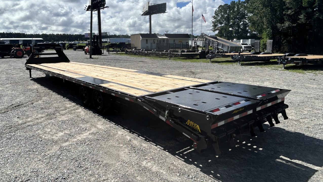 New 2027 Big Tex 16GN 102"X 40 Hot Shot Trailer ( 35ft Deck + 5ft Dovetail ) ** Can Be Downrated