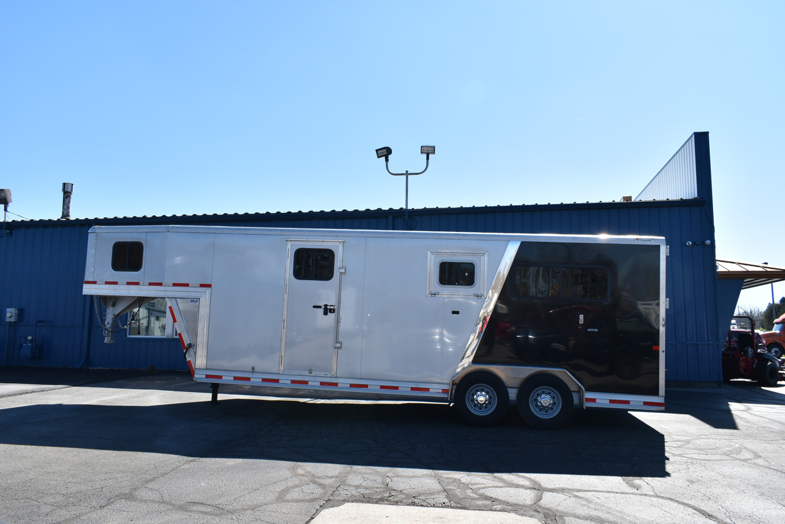 Used 2025 Frontier Trailers Fast Track 2+1 Horse Trailer