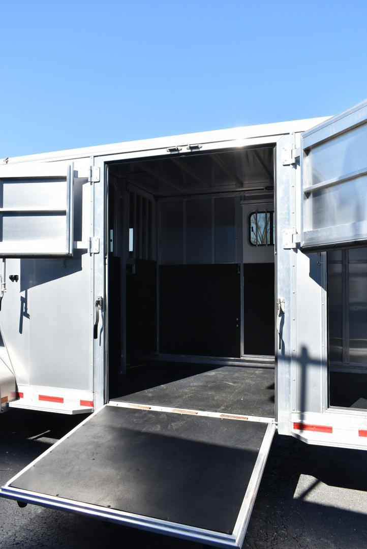 Used 2025 Frontier Trailers Fast Track 2+1 Horse Trailer