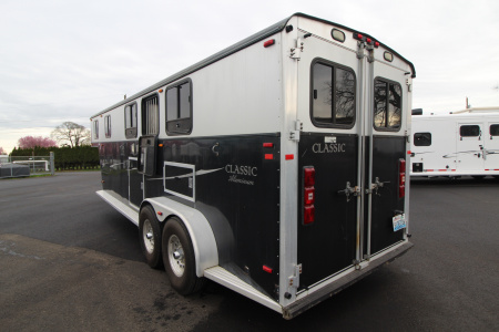 Used 2004 Classic Weekender LQ 3 Horse Trailer - Side tack - Mangers - Dinette & Kitchenette