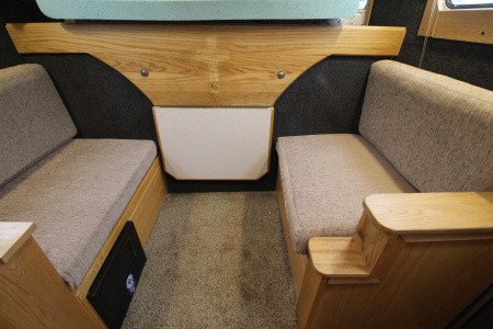 Used 2004 Classic Weekender LQ 3 Horse Trailer - Side tack - Mangers - Dinette & Kitchenette