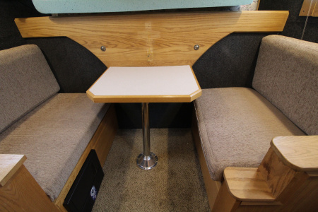 Used 2004 Classic Weekender LQ 3 Horse Trailer - Side tack - Mangers - Dinette & Kitchenette