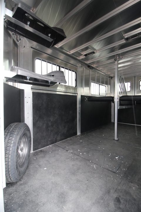 New 2026 Frontier Fast Track 2 Horse WB Straight Load Trailer