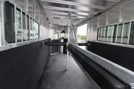New 2026 Frontier Fast Track 2 Horse WB Straight Load Trailer