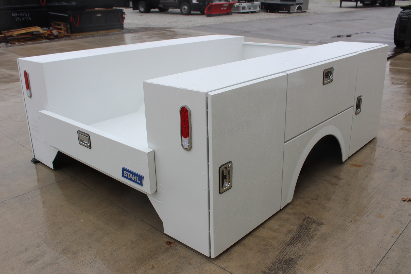 New 2026 Stahl 110VVD-52.5 Service Body - DRW 60  CA