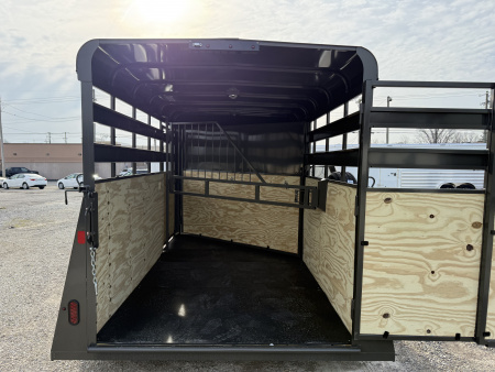 New 2026 Valley Trailers 2 Horse Slant Load Deluxe 7' Tall