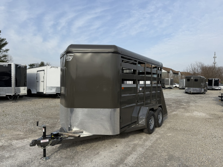 New 2026 Valley Trailers 2 Horse Slant Load Deluxe 7' Tall