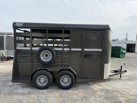 New 2026 Valley Trailers 2 Horse Slant Load Deluxe 7' Tall