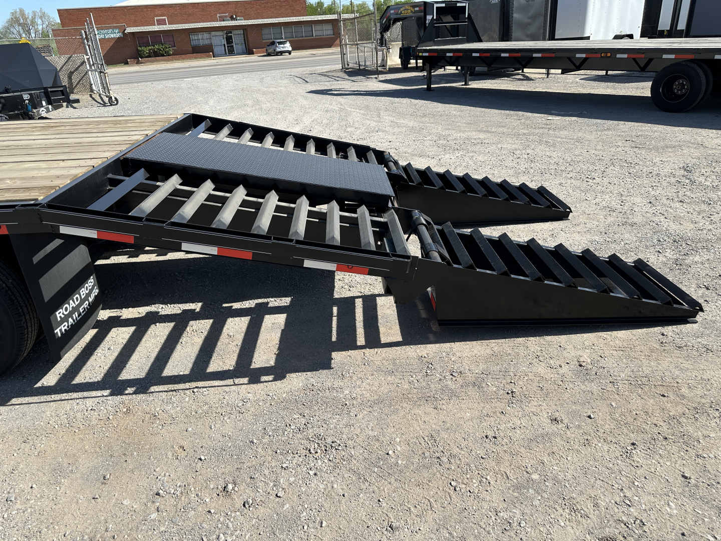 New 2025 Road Boss 25' Tandem Axle Gooseneck Combo Dove with 8ks Equipment Trailer