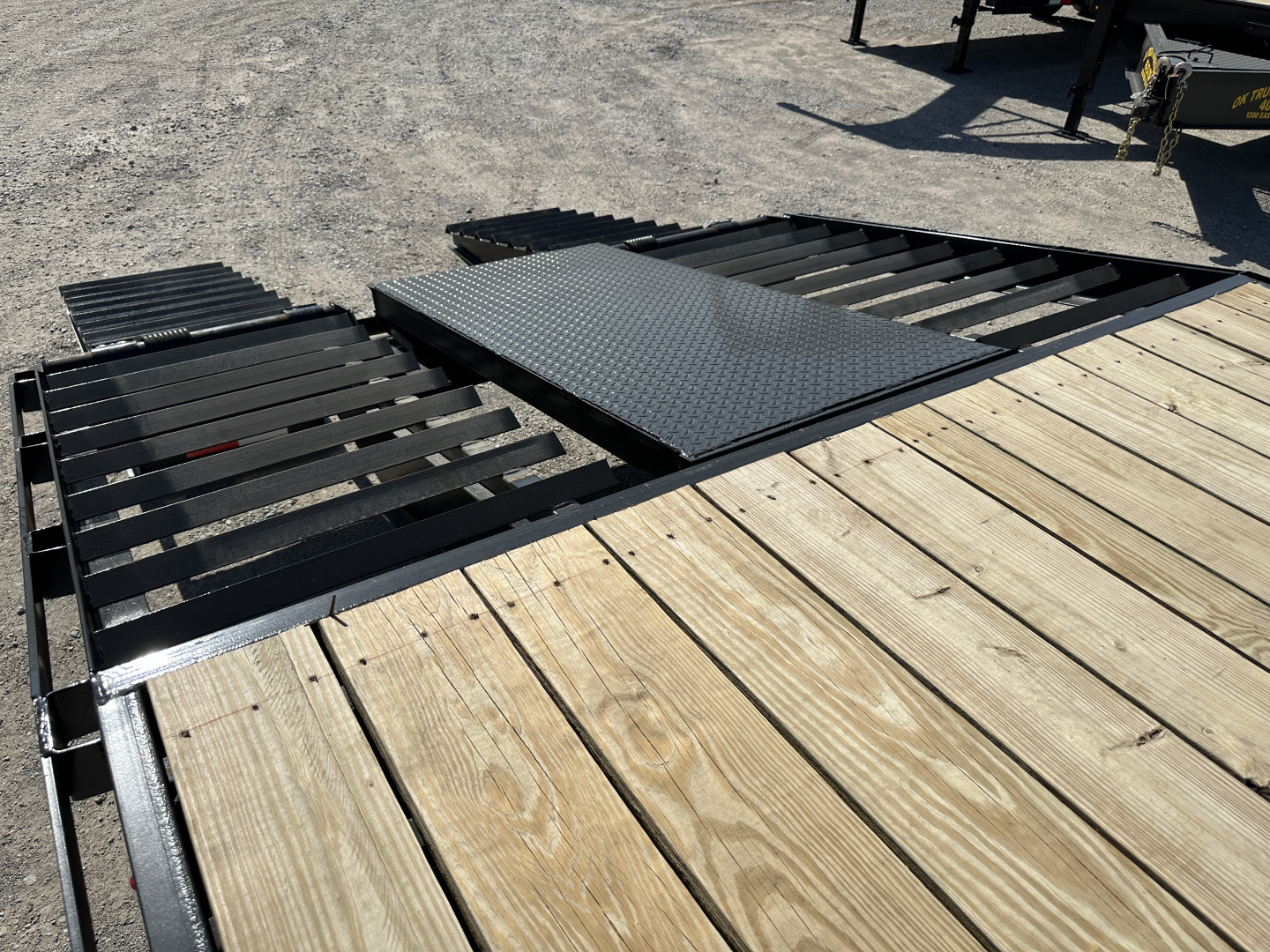 New 2025 Road Boss 25' Tandem Axle Gooseneck Combo Dove with 8ks Equipment Trailer