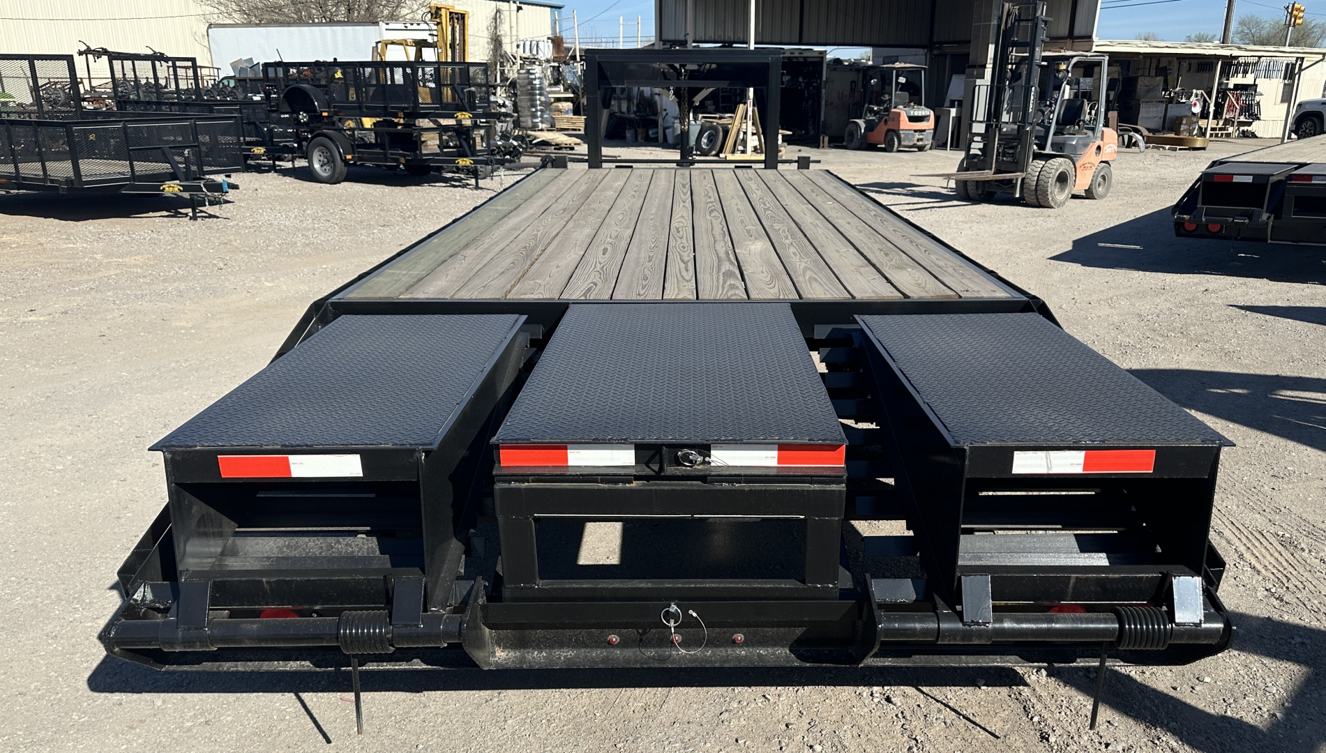 New 2025 Road Boss 25' Tandem Axle Gooseneck Combo Dove with 8ks Equipment Trailer