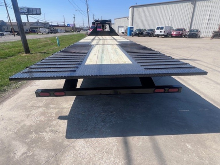 New 2026 Hillcrest Trailers 20+12 25.9K Deckover Gooseneck
