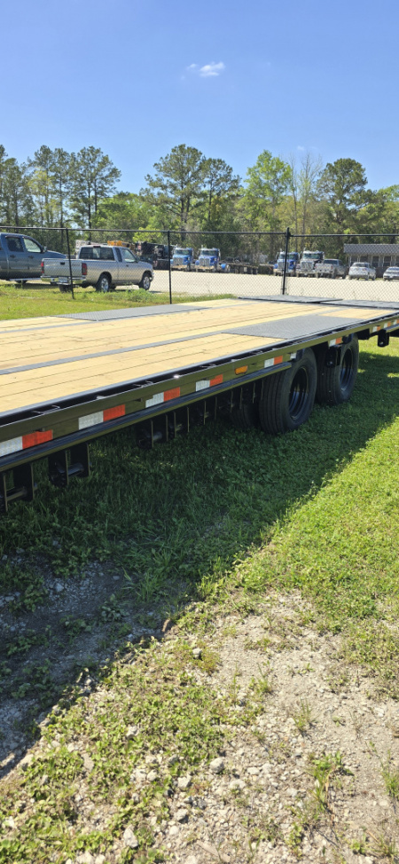 New 2026 PJ Trailers LD 40' Flatbed Trailer