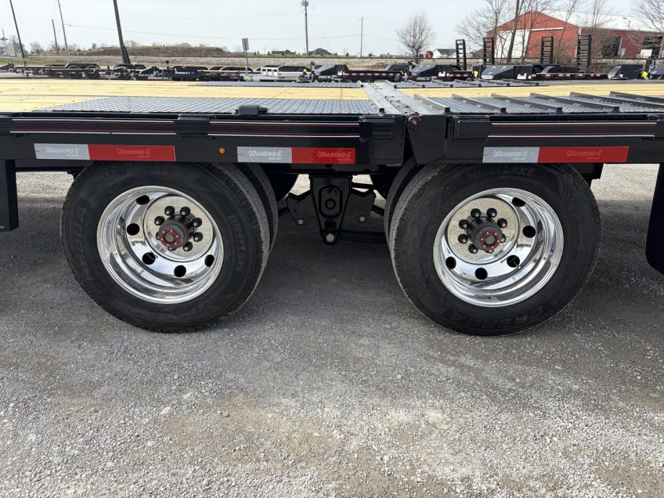 New 2026 Diamond C Trailers FMAX212L32X102HDT (32' X 102") 25.9K (Pacesetter Ed.) Hydraulic Dovetail Flatbed Trailer