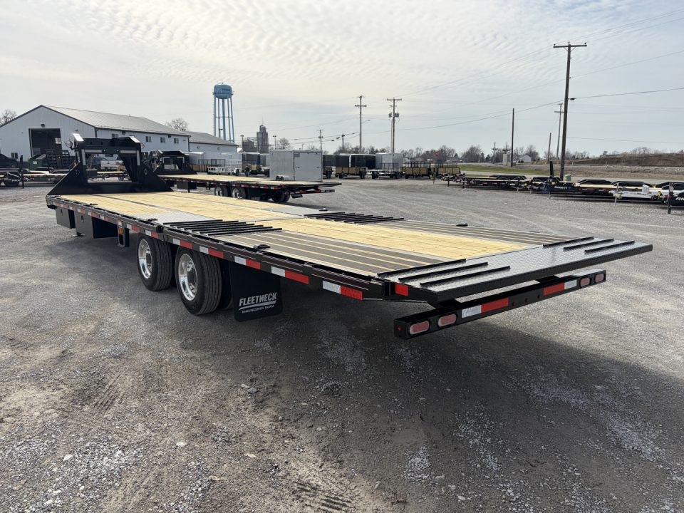 New 2026 Diamond C Trailers FMAX212L32X102HDT (32' X 102") 25.9K (Pacesetter Ed.) Hydraulic Dovetail Flatbed Trailer