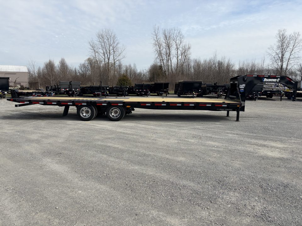 New 2026 Diamond C Trailers FMAX212L32X102HDT (32' X 102") 25.9K (Pacesetter Ed.) Hydraulic Dovetail Flatbed Trailer