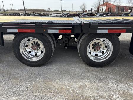 New 2026 Diamond C Trailers FMAX212L32X102HDT (32' X 102") 25.9K (Pacesetter Ed.) Hydraulic Dovetail Flatbed Trailer
