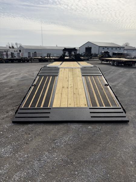 New 2026 Diamond C Trailers FMAX212L32X102HDT (32' X 102") 25.9K (Pacesetter Ed.) Hydraulic Dovetail Flatbed Trailer