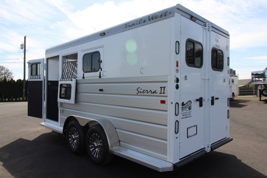 New 2026 Trails West Sierra II Extra Tall 3 Horse Trailer - Stud Divider - Escape Door