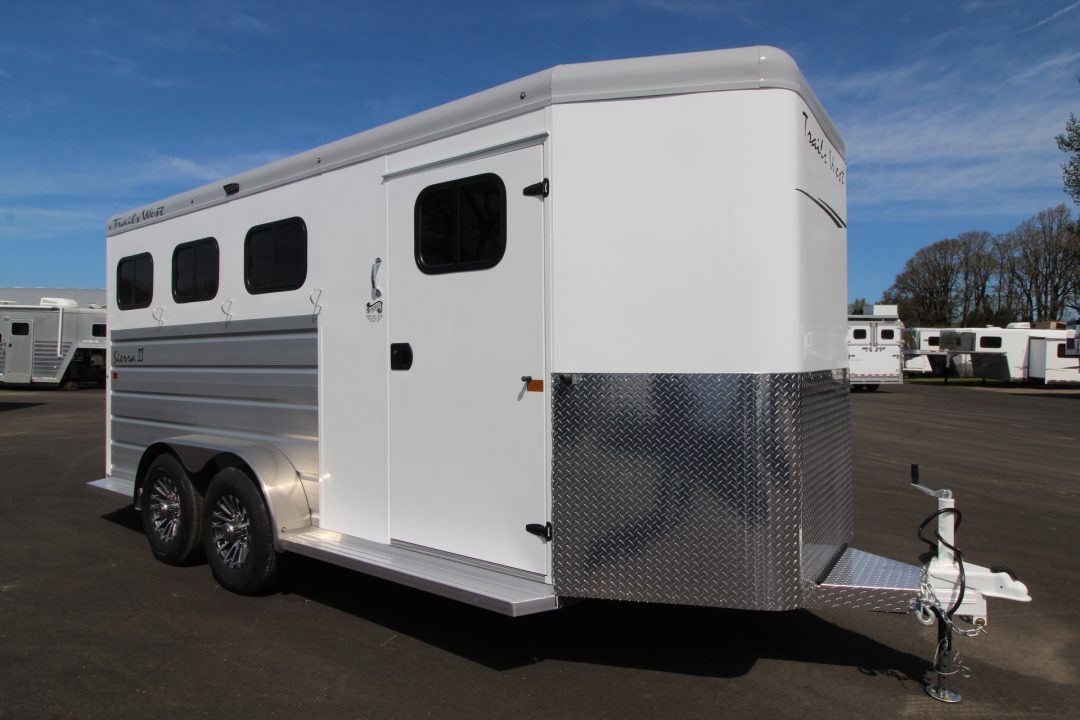 New 2026 Trails West Sierra II Extra Tall 3 Horse Trailer - Stud Divider - Escape Door