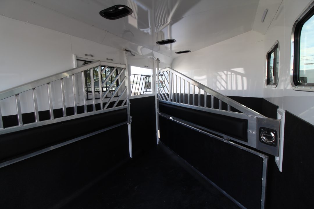 New 2026 Trails West Sierra II Extra Tall 3 Horse Trailer - Stud Divider - Escape Door