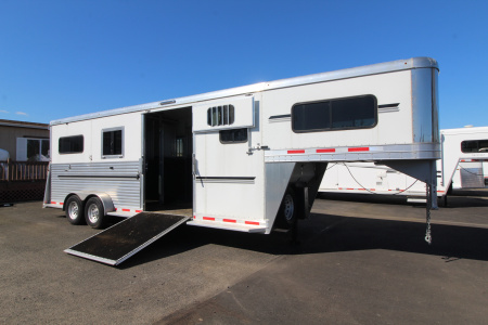 Consignment 2021 Adam 2+1 Horse Trailer - Straight Load & Box Stall - Side Ramp and Rear Ramp
