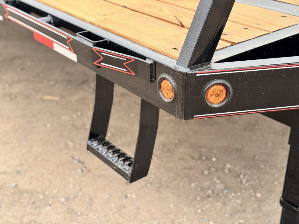 New 2026 Diamond T 8.5-32 Tandem Dual Gooseneck Deckover W/ MAXX Ramps 24K GVWR