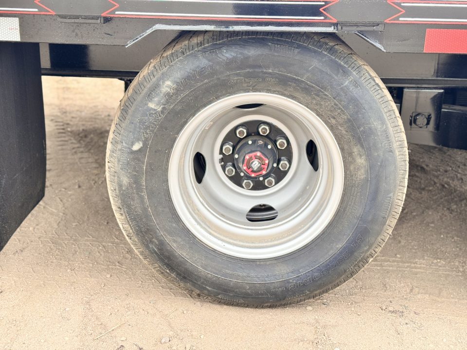 New 2026 Diamond T 8.5-32 Tandem Dual Gooseneck Deckover W/ MAXX Ramps 24K GVWR