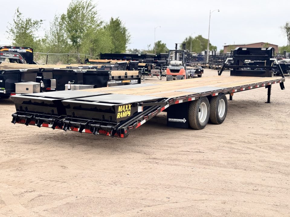 New 2026 Diamond T 8.5-32 Tandem Dual Gooseneck Deckover W/ MAXX Ramps 24K GVWR