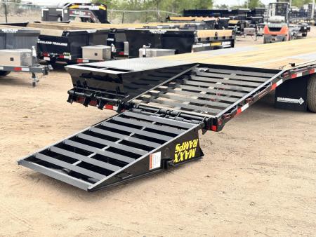 New 2026 Diamond T 8.5-32 Tandem Dual Gooseneck Deckover W/ MAXX Ramps 24K GVWR