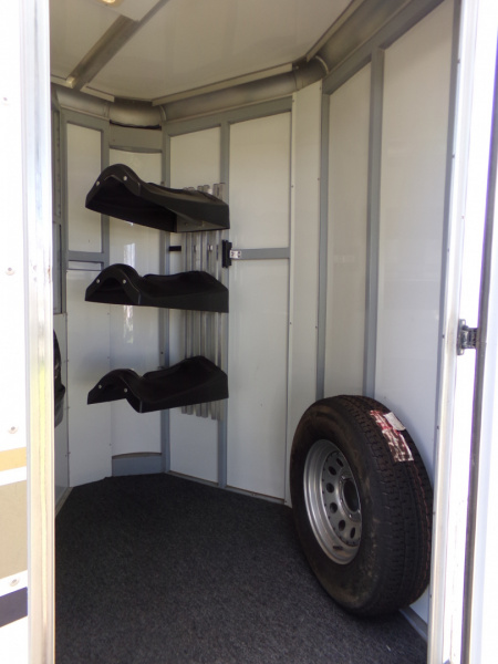 Used 2001 Sundowner Valuelite 3H BP Horse Trailer