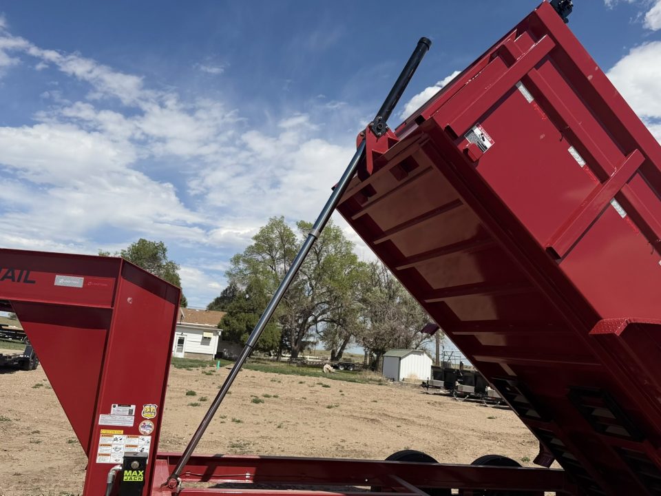 New 2026 Load Trail 7-14-4H Telescopic Gooseneck Dump W/ Hydraulic Jacks 7K Axles