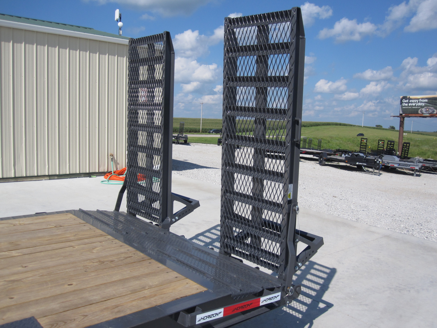 New 2026 Horizon Trailers 83x22 EHZ Equipment Trailer