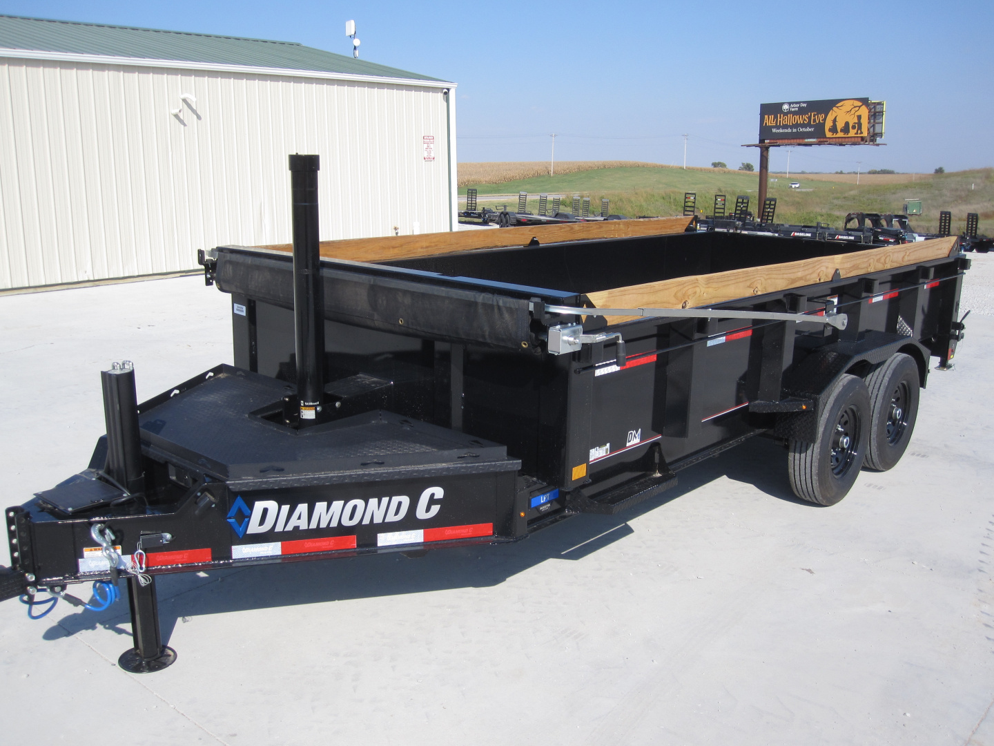 New 2026 Diamond C Trailers LPT-207 82x16 Lo-Pro Pacesetter Edition Dump Trailer