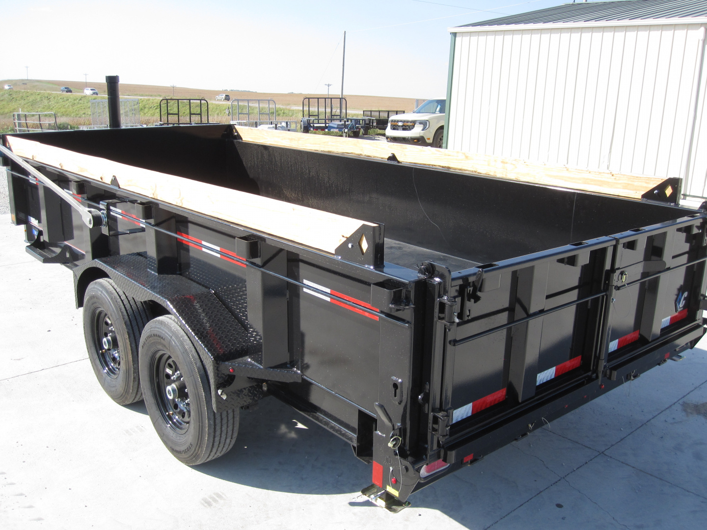 New 2026 Diamond C Trailers LPT-207 82x16 Lo-Pro Pacesetter Edition Dump Trailer