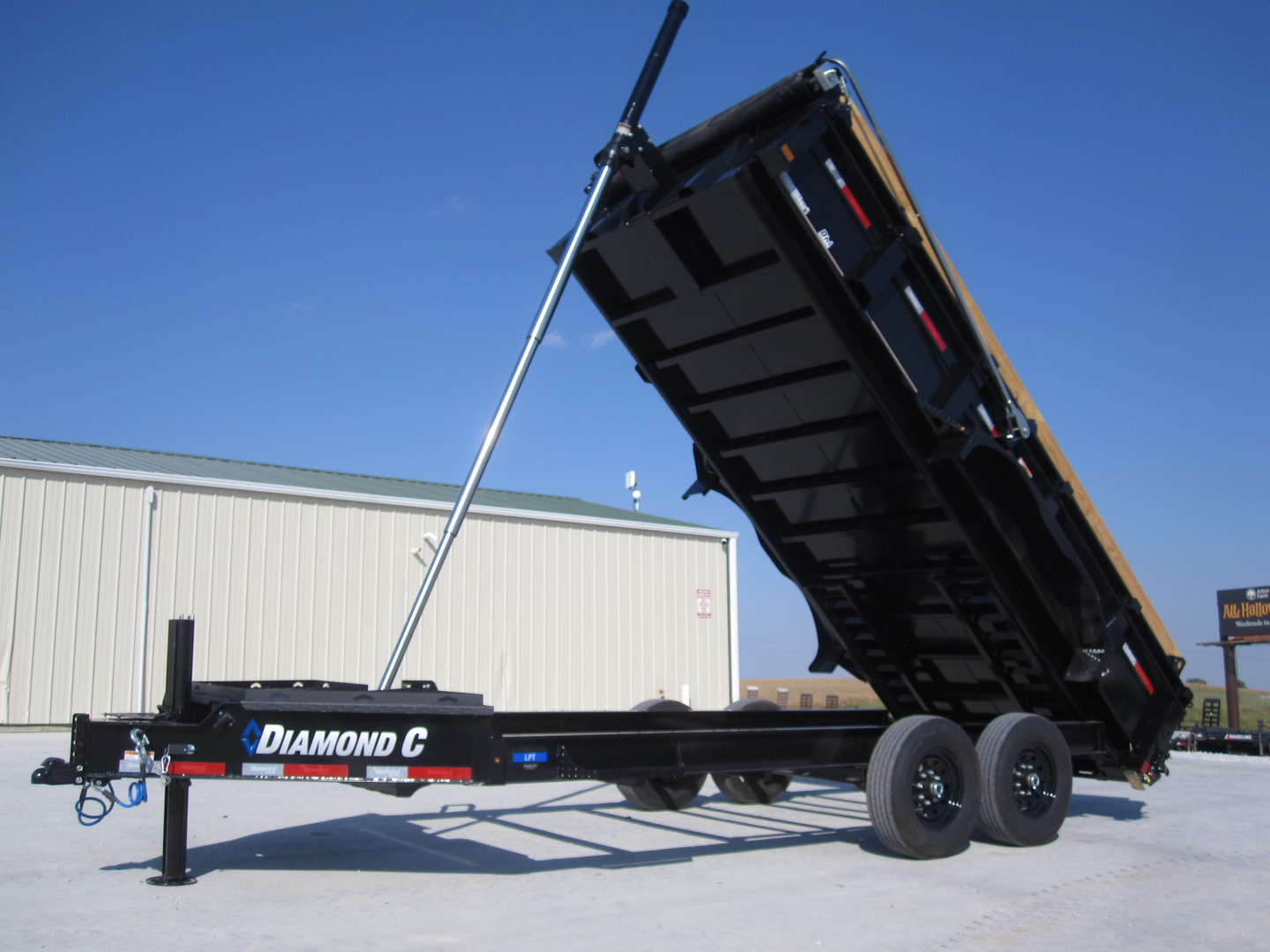 New 2026 Diamond C Trailers LPT-207 82x16 Lo-Pro Pacesetter Edition Dump Trailer