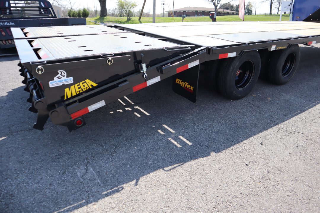 New 2026 Big Tex Trailers 22GN 25+5 Flatbed Trailer w/ Mega Ramps