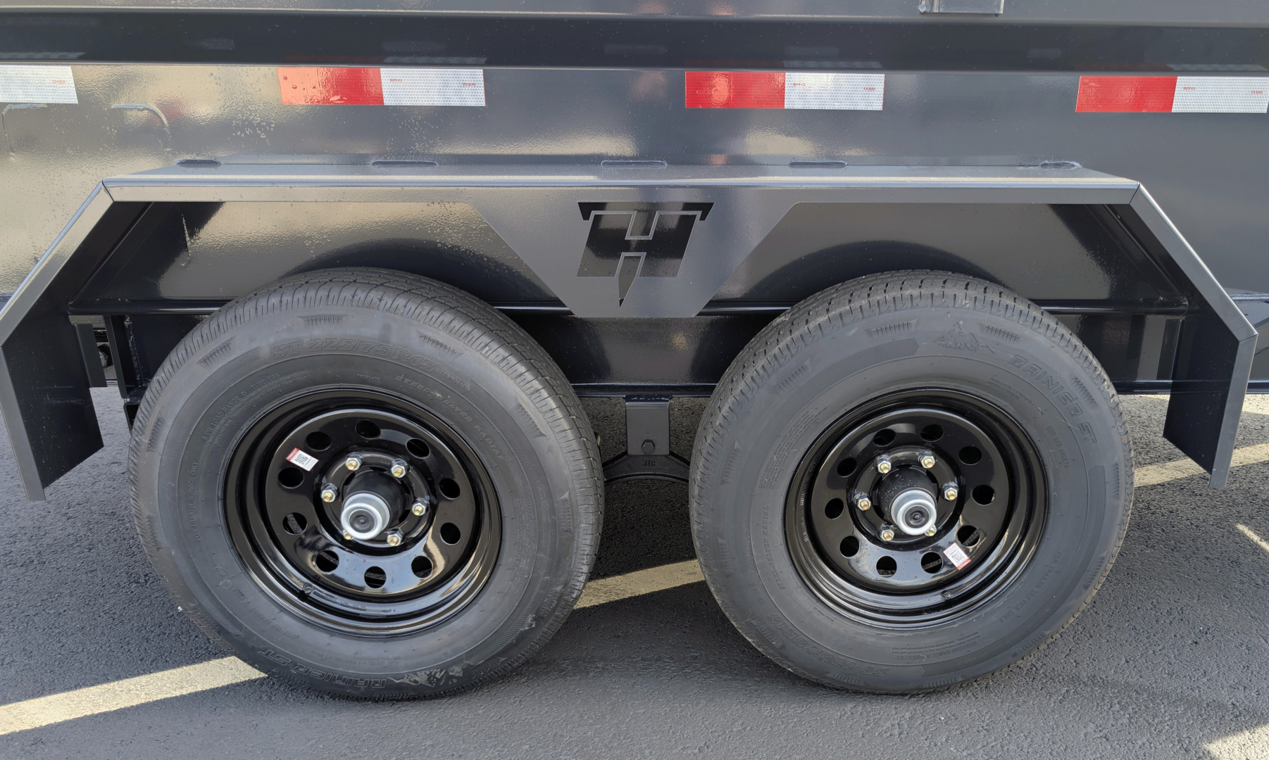 New Hillcrest Trailers 10612SSD Telescopic Half Ton Towable 10K (GVWR) Dump Trailer