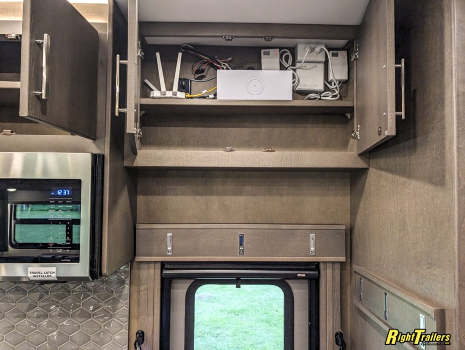 New 2027 Renegade RV Motorhome Peterbilt 589 Class C 45CME - 1.5 Bathrooms