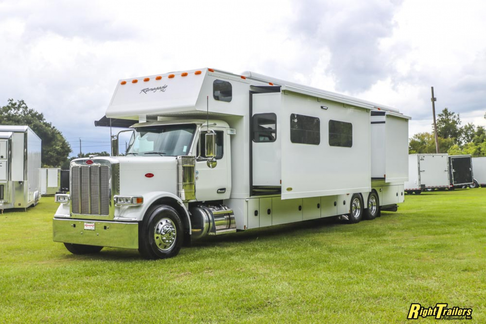 New 2027 Renegade RV Motorhome Peterbilt 589 Class C 45CME - 1.5 Bathrooms
