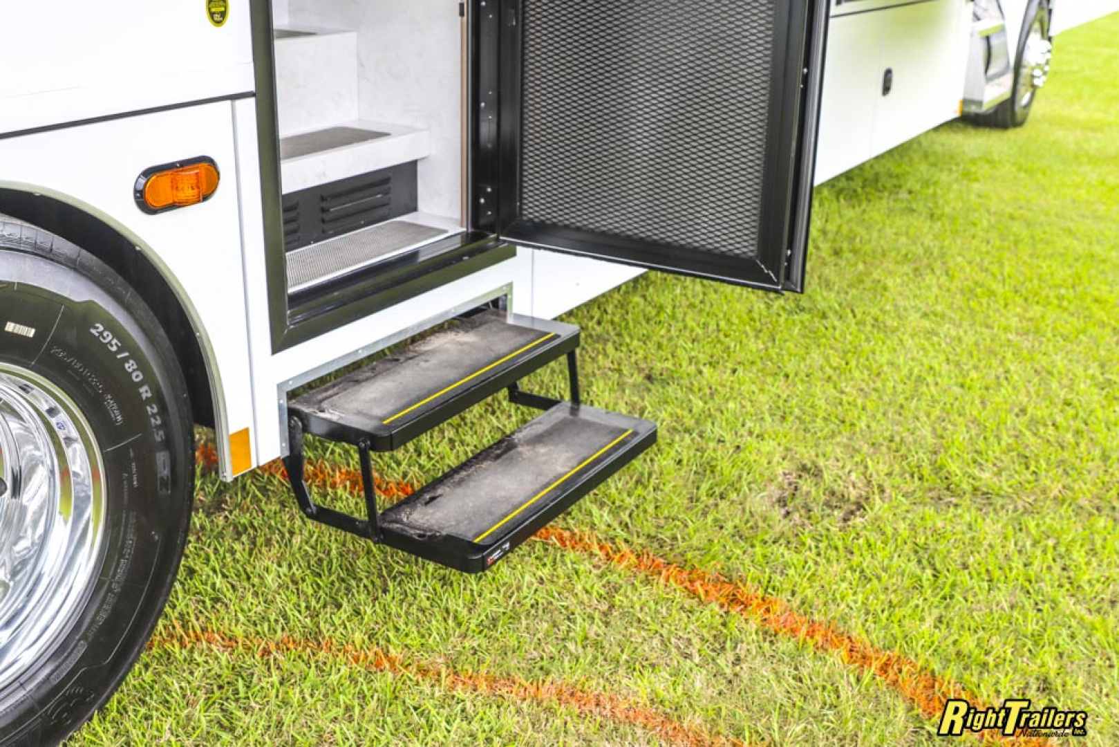 New 2027 Renegade RV Motorhome Peterbilt 589 Class C 45CME - 1.5 Bathrooms