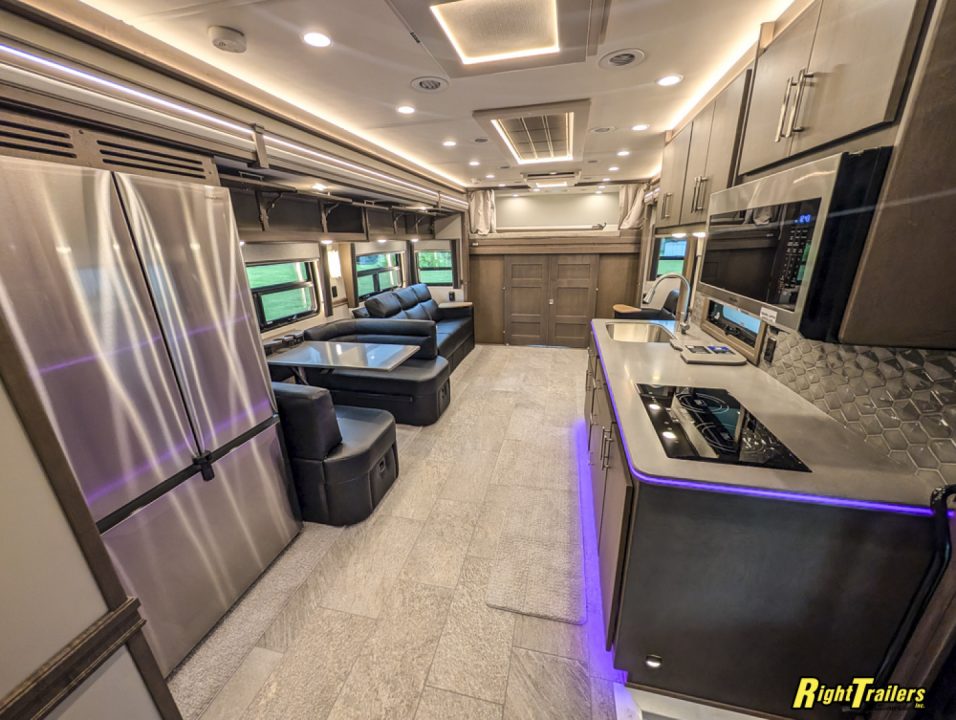 New 2027 Renegade RV Motorhome Peterbilt 589 Class C 45CME - 1.5 Bathrooms