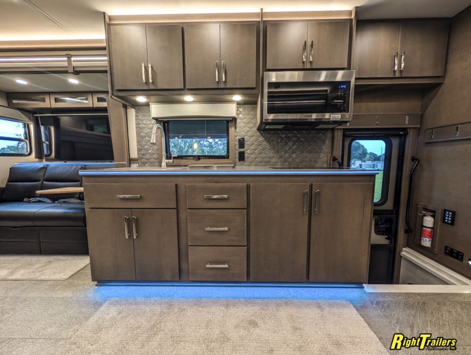 New 2027 Renegade RV Motorhome Peterbilt 589 Class C 45CME - 1.5 Bathrooms