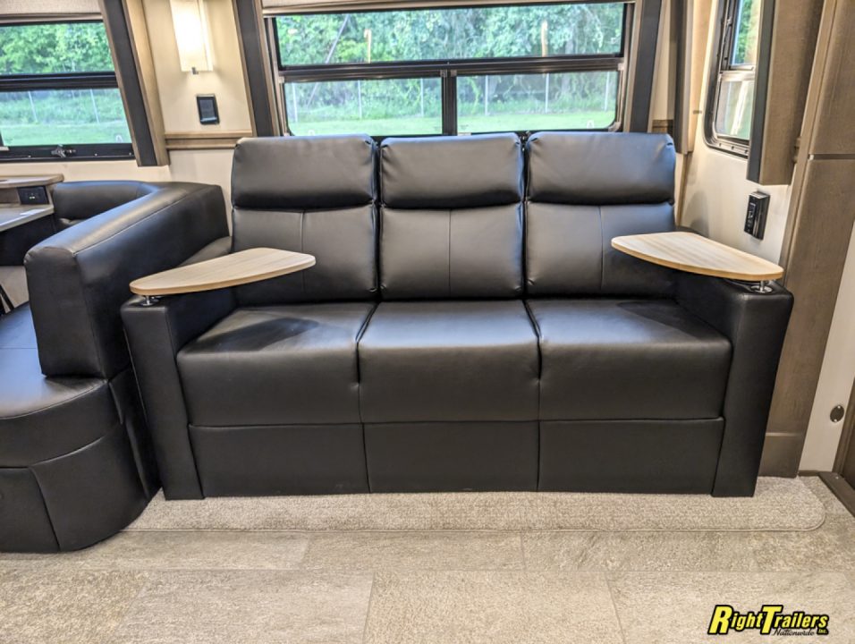 New 2027 Renegade RV Motorhome Peterbilt 589 Class C 45CME - 1.5 Bathrooms