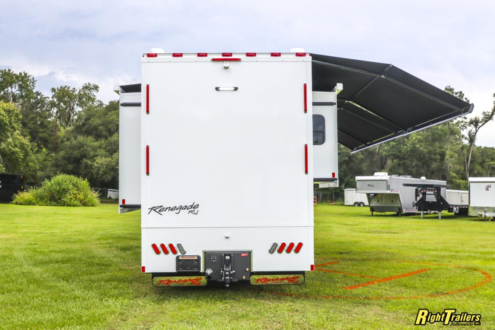 New 2027 Renegade RV Motorhome Peterbilt 589 Class C 45CME - 1.5 Bathrooms