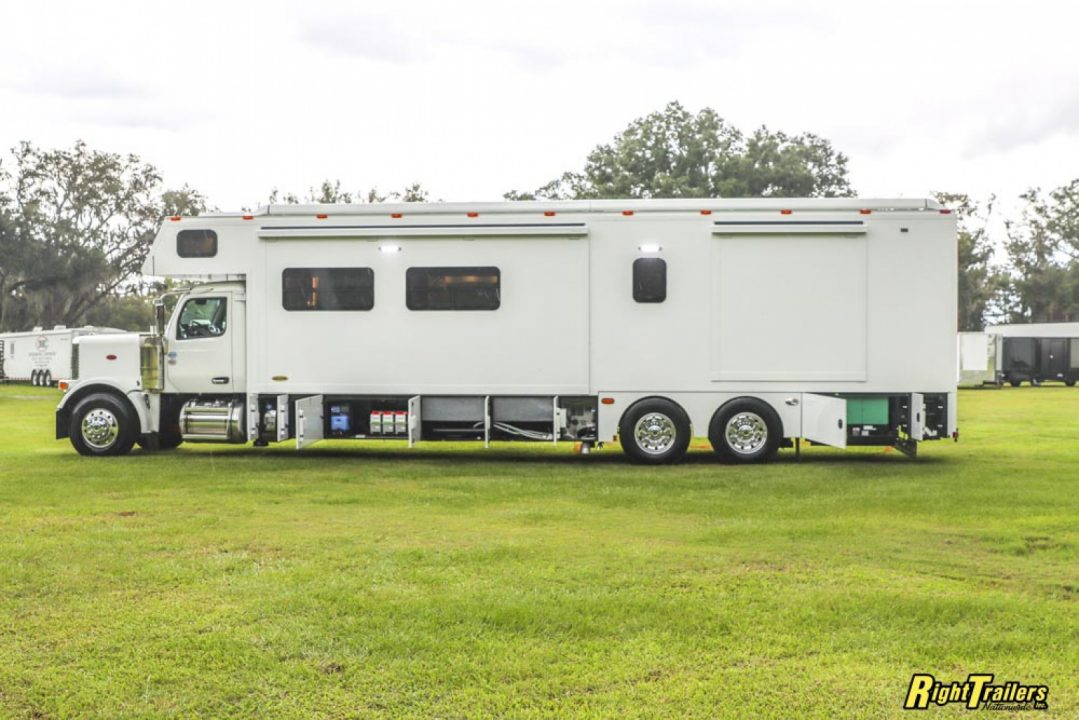 New 2027 Renegade RV Motorhome Peterbilt 589 Class C 45CME - 1.5 Bathrooms