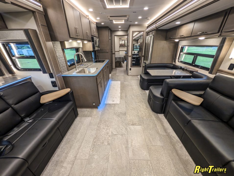 New 2027 Renegade RV Motorhome Peterbilt 589 Class C 45CME - 1.5 Bathrooms